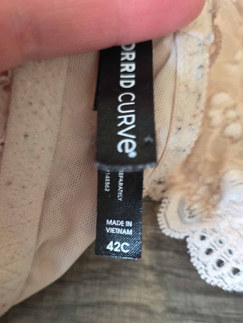 Women's Lace-Trim nude t Bra - Picture 3 of 5